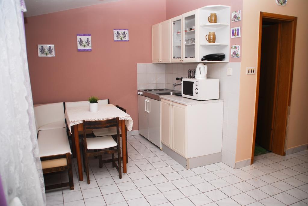 Apartments Bardak Ližnjan الغرفة الصورة