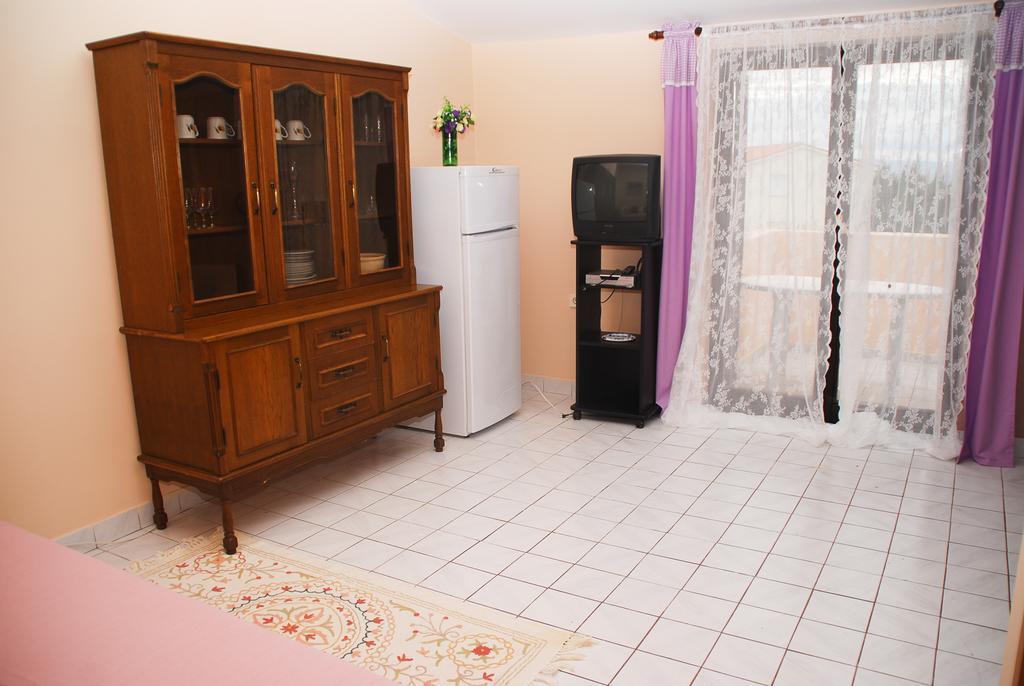 Apartments Bardak Ližnjan الغرفة الصورة